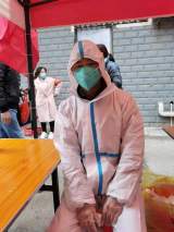 無為市教師進修學校志愿者參加核酸檢測志愿服務工作