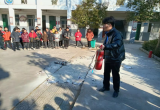 懷遠(yuǎn)縣龍亢鎮(zhèn)學(xué)區(qū)紅廟小學(xué)：消防器材我會(huì)用  安全意識(shí)記心中 