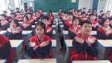 灵璧县九顶初级中学：激情课桌舞  尽展青春风采