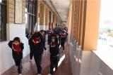 珍爱生命  防患于未然 —— 宁国市开发区实验学校小学部开展防踩踏安全演练       