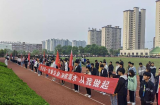 安庆市宜城科技学校举行“珍爱生命 预防溺水”宣传教育暨国旗下签名宣誓活动    