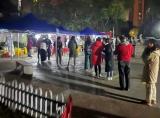 她们用坚守迎来了黎明 ——安徽师范大学附属肥西第二中学信息登记员深夜急赴社区参加核酸检测工作