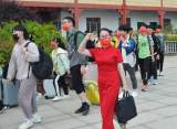 望江县文凯学校迎接三所学校中考生入住文凯 