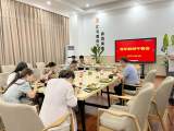 界首中学：“家庭”午餐会  轻装话发展      