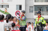 合肥交警进校园迎“六一”  宣传交通安全知识