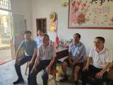 桐城市范岗教育集团校挂车河初中党支部开展 “七一”期间走访慰问活动                      