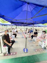 合肥市六安路小学翠微分校：招生现场暖心相迎   送上满满夏日清凉
