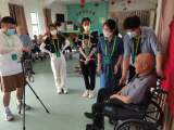 ​暖心！安庆师范大学“三下乡”学子无偿为百余名空巢老人拍摄“最美夕阳照”  