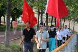 亳州市拂晓中心小学第一党支部开展“为党旗添彩为党徽增光”主题党日活动 