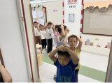 合肥市长江路幼儿园教育集团天成分园开展防空防灾应急疏散演练活动                     