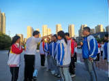 亳州十八中南风文学社新学期社员纳新场面热闹非凡