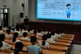 肥东县古河路小学举办“全国爱牙日”主题讲座