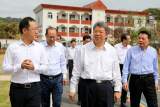 中石化集团董事长马永生到岳西县响肠石化小学调研
