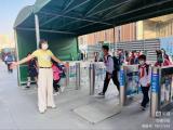 合肥市郎溪路小学党员老师暖心护学在行动