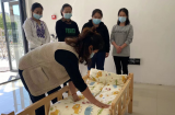 重技能，促保教——合肥市榮城幼兒園美麗景灣分園開(kāi)展“疊被子”實(shí)操培訓(xùn)