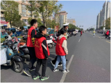  怀宁县振宁初中：志愿服务 交通劝导