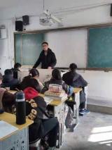 启迪智慧   秋实春华  ——宿松县实验中学班主任吴启华