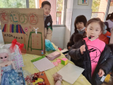 六安市梅花小学：小小摊主欢乐多    