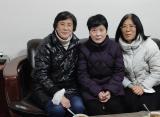 合肥市42中领导春节前走访慰问退休老师代表