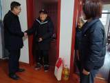 怀远县龙亢镇学区管委会党总支走访慰问困难党员          