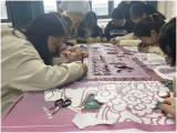 安庆师大学子创作巨幅剪纸作品学习贯彻党的二十大精神