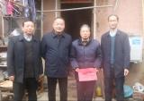 桐城市天城中学领导班子“新春走基层”慰问退休教工