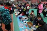 弘扬社会文明新风 争当雷锋精神传人——天长第一小学开展“爱心义卖”活动