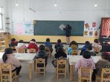 “筝筝”日上  放飞梦想 —— 怀远县龙亢镇黄洼幼儿园开展手工制作风筝活动      