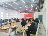谈使命·话成长——桐城师范高等专科学校党委书记王子龙深入“一站式”学生社区为青年学生干部上思政课