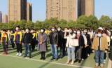 合肥市第四十五中学橡树湾校区举行特色升旗仪式  争做小小志愿者          