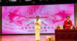 阳春三月  与花有约 —— 界首中学举办三八妇女节插花艺术活动  