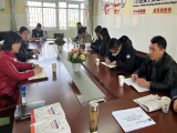 合肥市育英中学束从群班主任工作室开展研讨活动