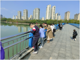 寧國市西津小學(xué)：紅領(lǐng)巾義工志愿紅閃耀步行橋