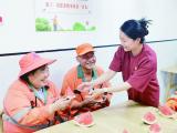 ​合肥瑶海区心系环卫工 高温送清凉