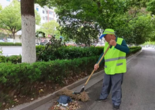 怀宁县环卫班长黄跃习：风雨无阻甘当“城市美容师”